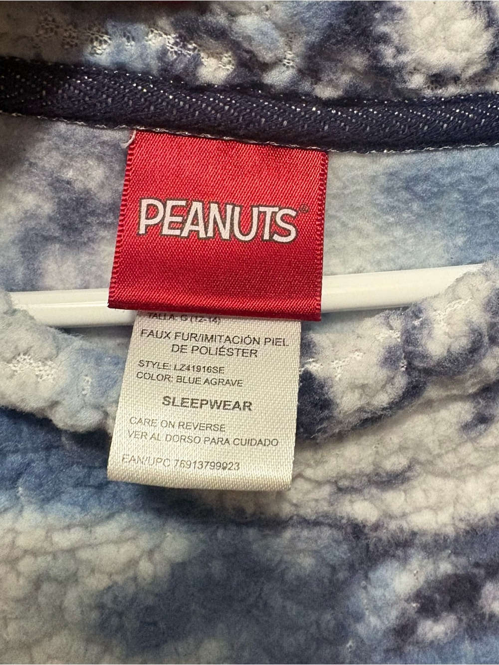 Peanut- Snoopy Fuzzy Pullover Pajama Set SZ L - Picture 3 of 3